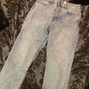 i’m selling light jeans from forever 21